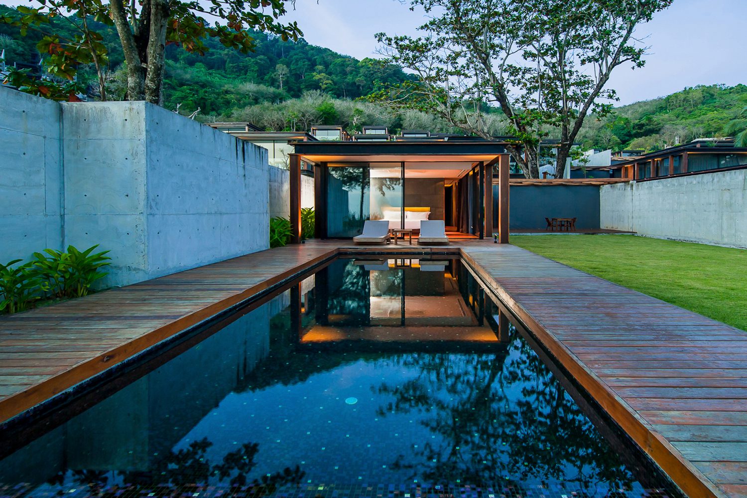 Luxury Hanging Infinity Pool Villa | The Naka Phuket l 5-star ...